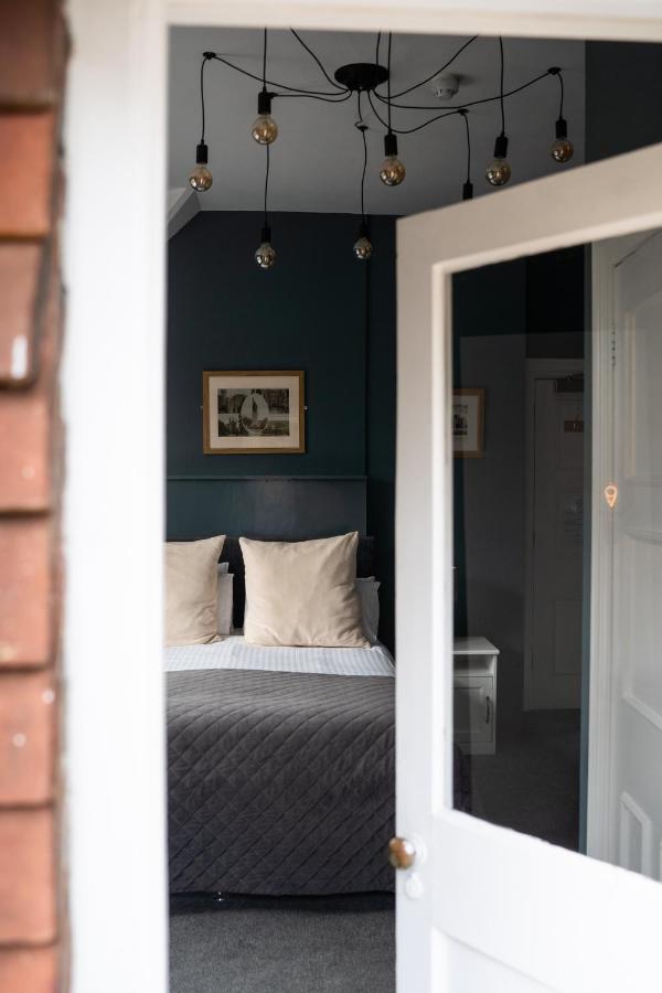 The Plough Itchen Abbas Hotel Winchester Exterior photo