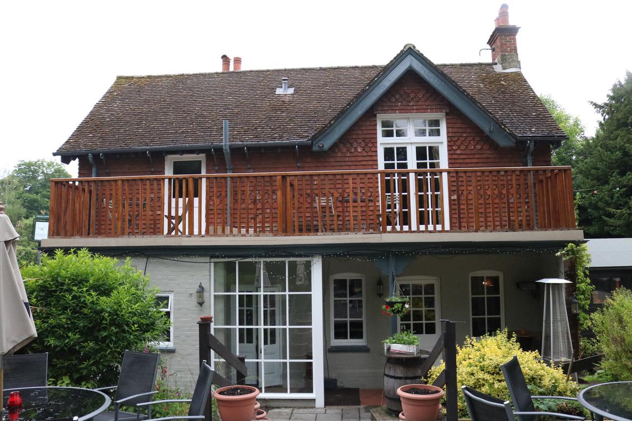 The Plough Itchen Abbas Hotel Winchester Exterior photo
